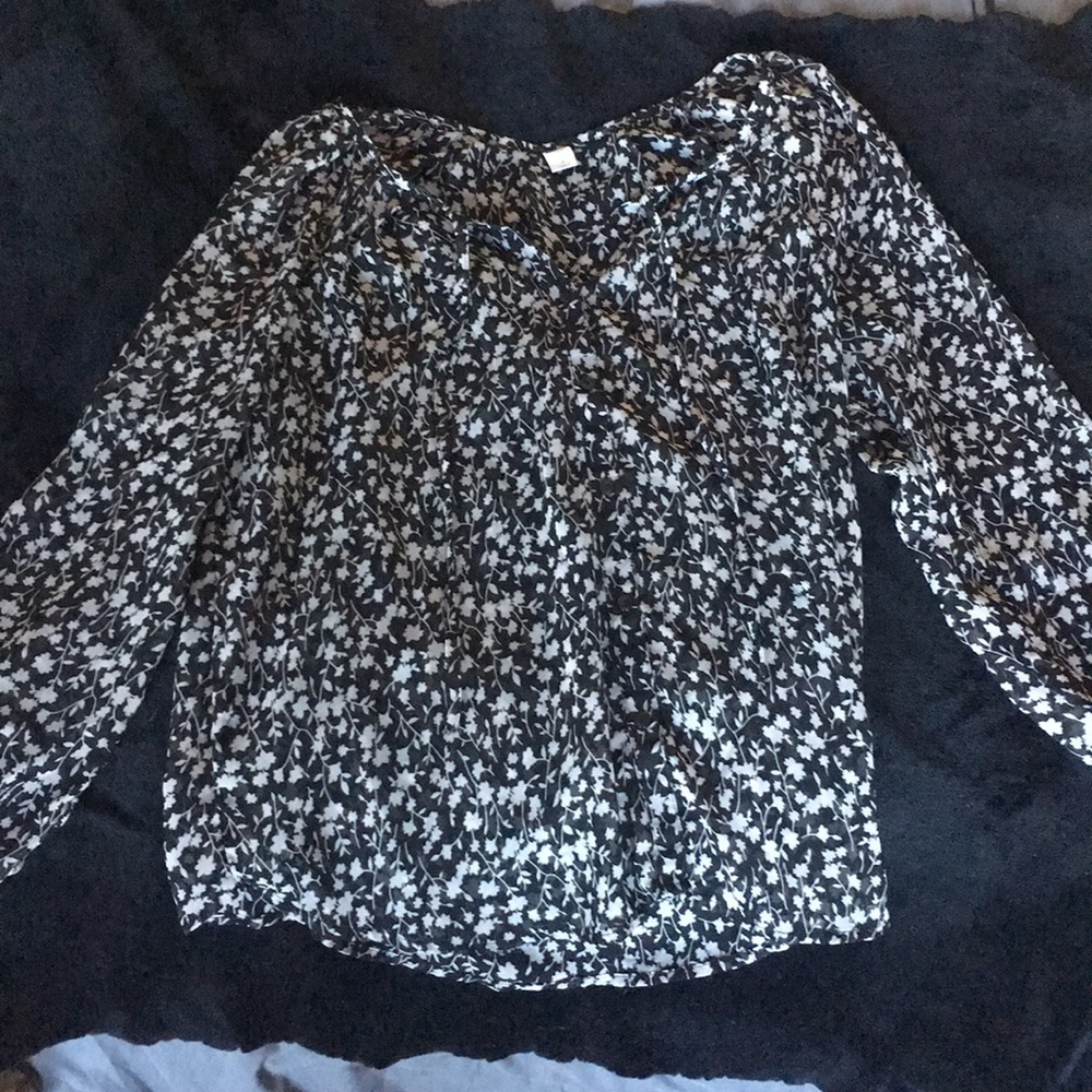 Large Old Navy flowy floral top